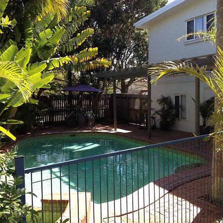 Coconut Palms On The Bay Aparthotel Hervey Bay Bagian luar foto