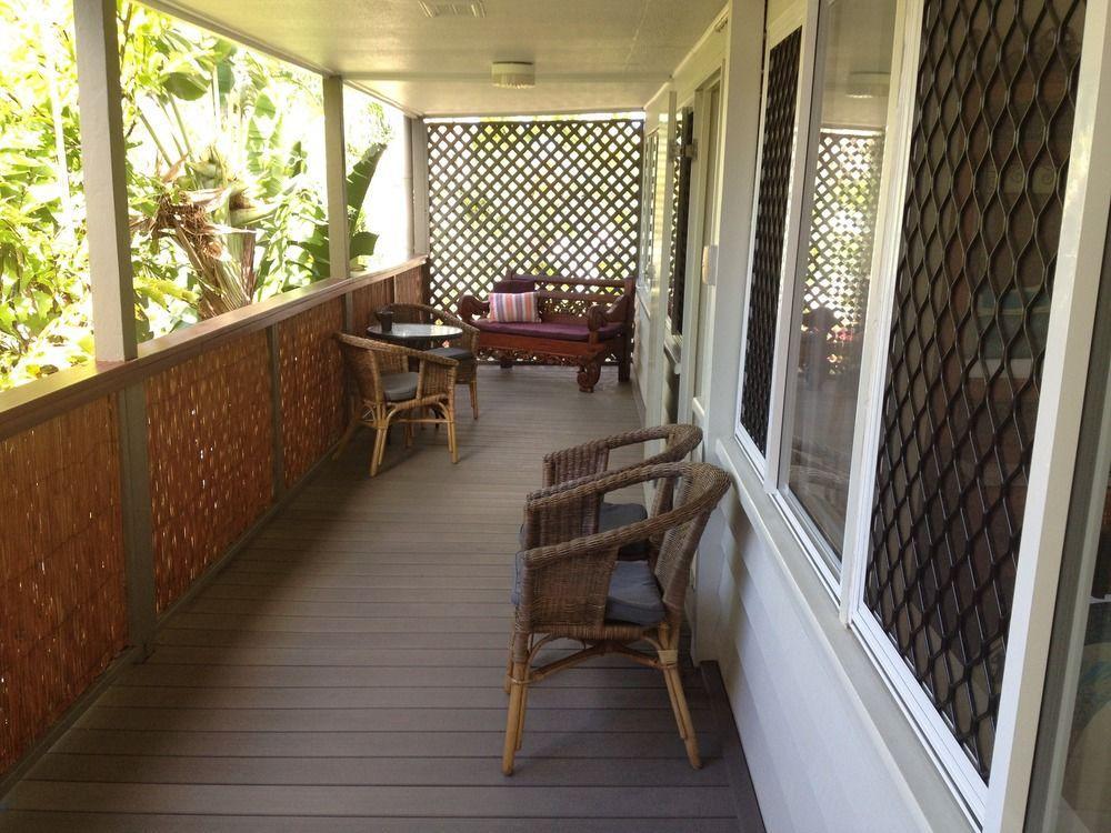 Coconut Palms On The Bay Aparthotel Hervey Bay Bagian luar foto
