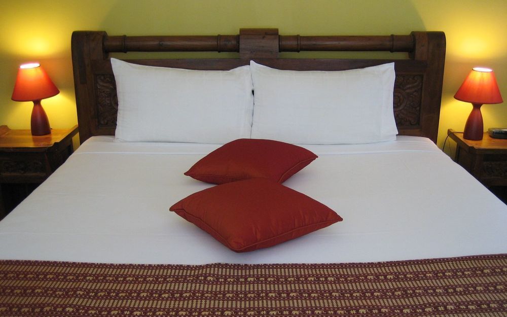 Coconut Palms On The Bay Aparthotel Hervey Bay Bagian luar foto