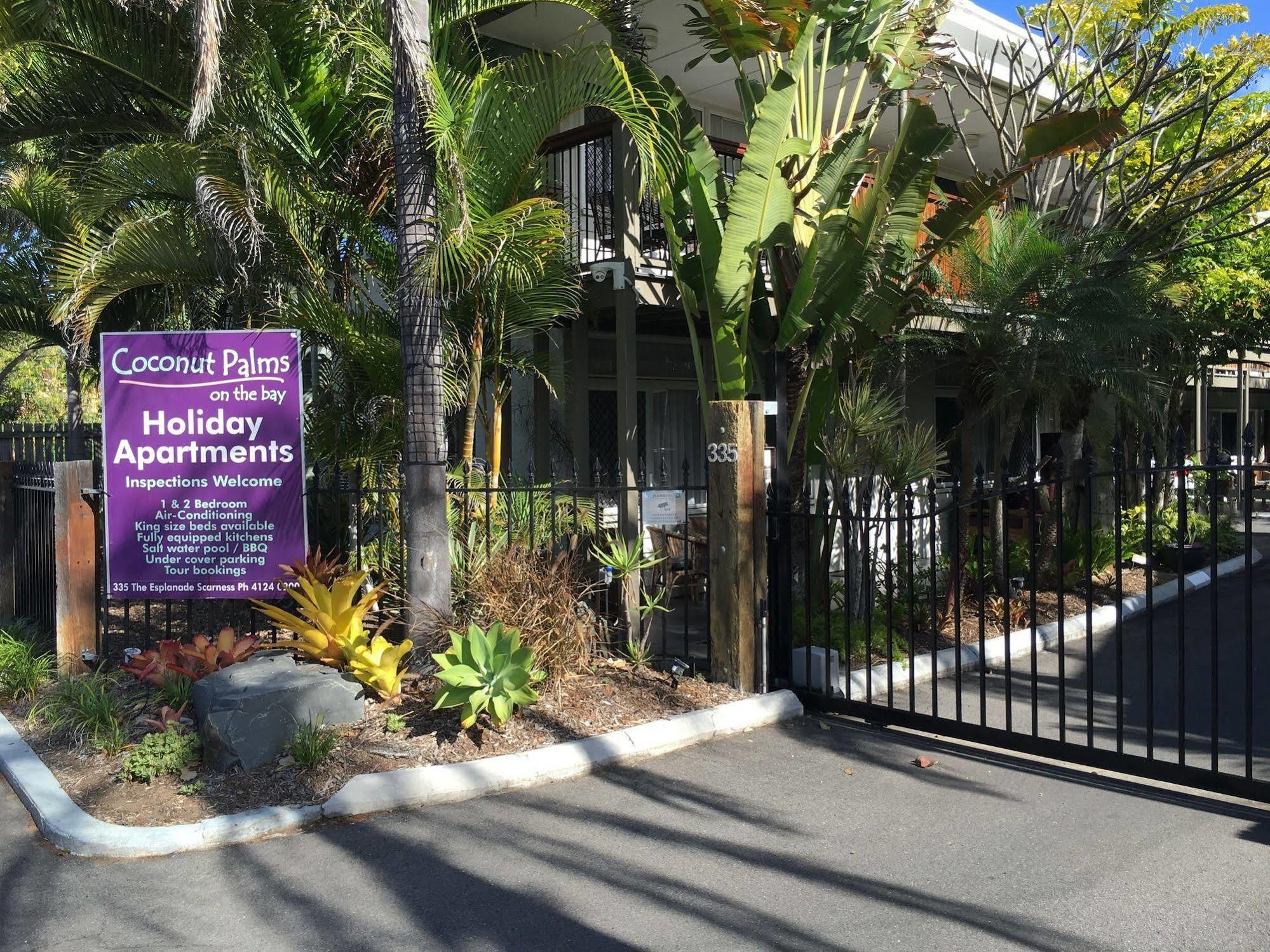 Coconut Palms On The Bay Aparthotel Hervey Bay Bagian luar foto